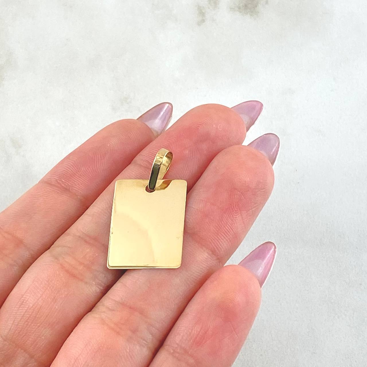 Dije Placa Rectangular 1.1gr / 1 in / Oro Amarillo 18K *