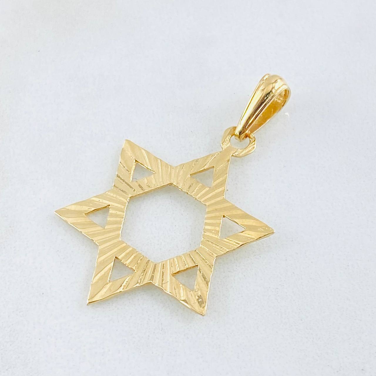 Pendant Star of David 2.35gr / 1 1/2 in / 18K Yellow Gold