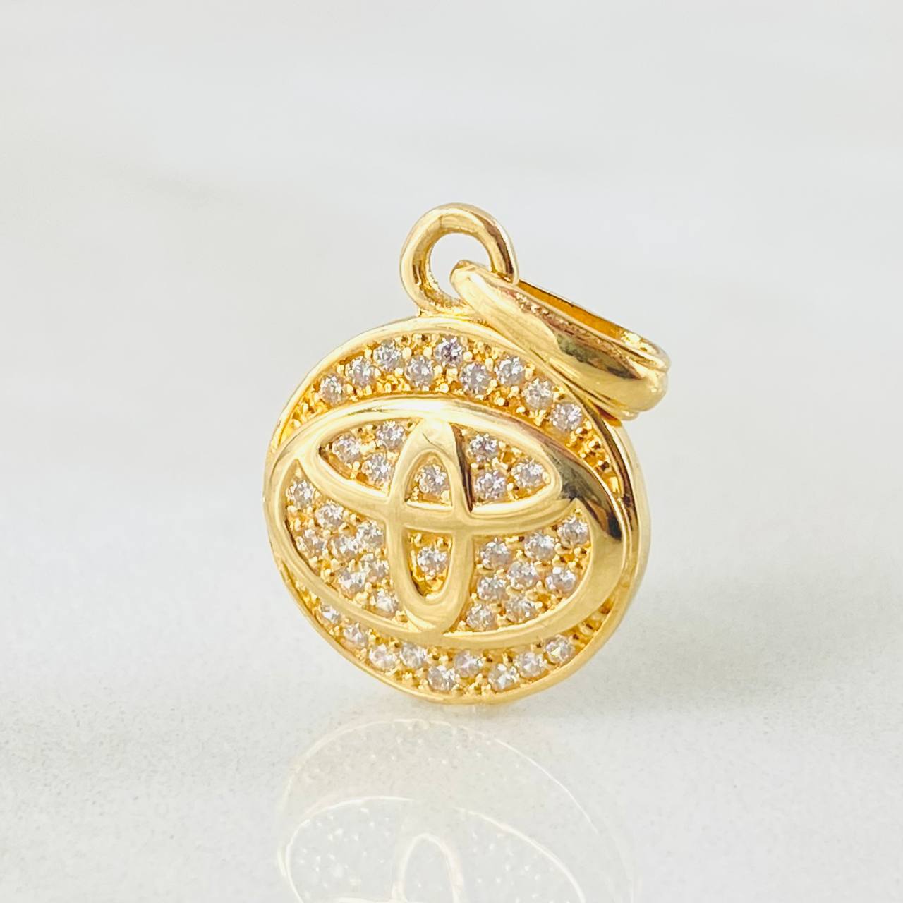 Dije Circulo Marca Automovil 2.25gr / 3/4 in / Oro Amarillo 18K