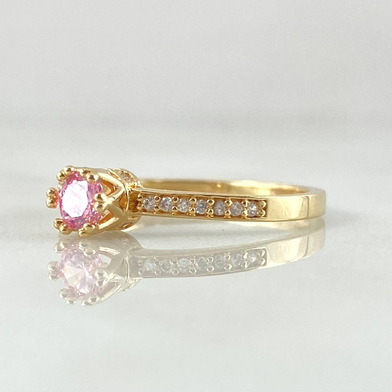 Crowned Solitaire Ring 2.05gr / Size 6 3/4 / 18K Gold ©