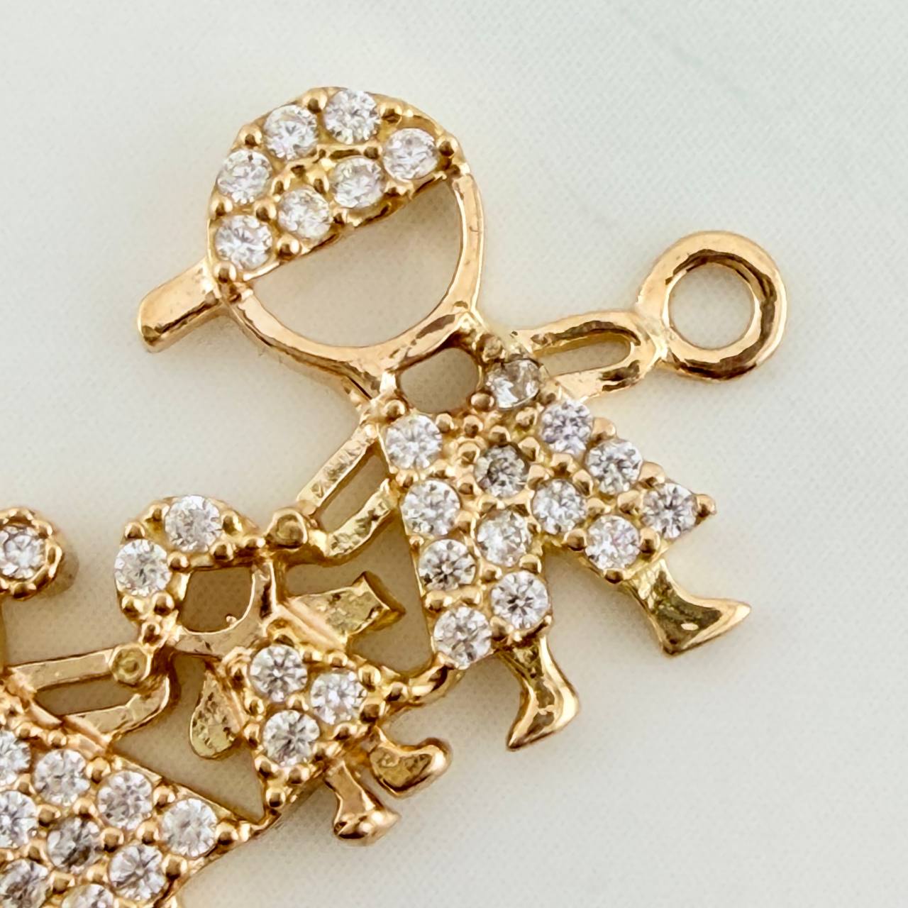 Herraje Familia Silueta 1.6gr / 3/4 in / Oro Amarillo 18K %