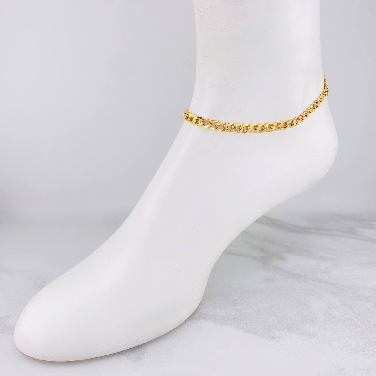 Cuban Anklet 5.85g / 9 3/4 in / 5.5mm 18K Yellow Gold
