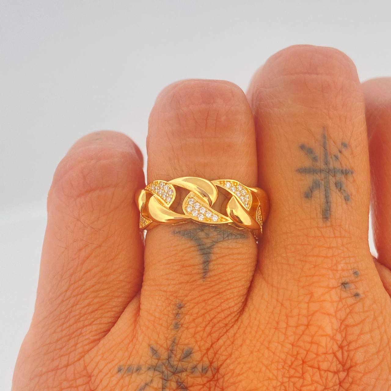 Anillo Cubano 5.7gr / T7 3/4 / Oro Amarillo 18K %