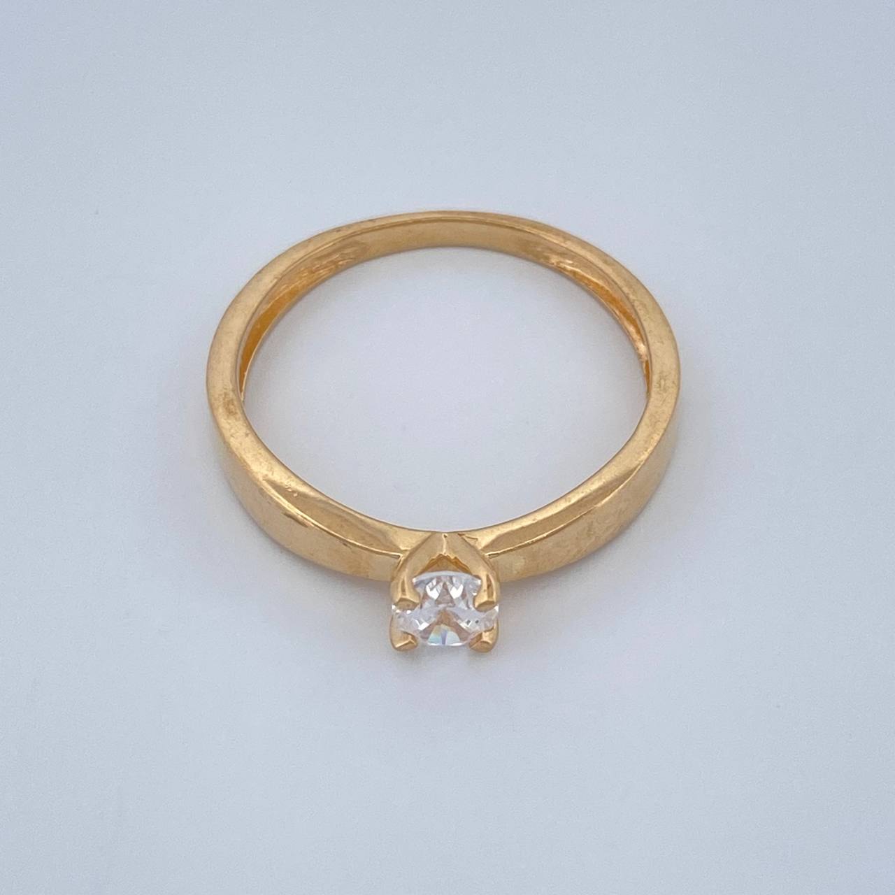 Anillo Solitario 1.95gr / T5 3/4 / Oro Amarillo 18K %