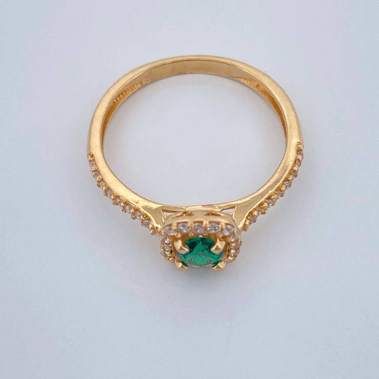 Anillo Halo Cuadrado 2.2gr / T6 1/4 / Oro Amarillo 18K %