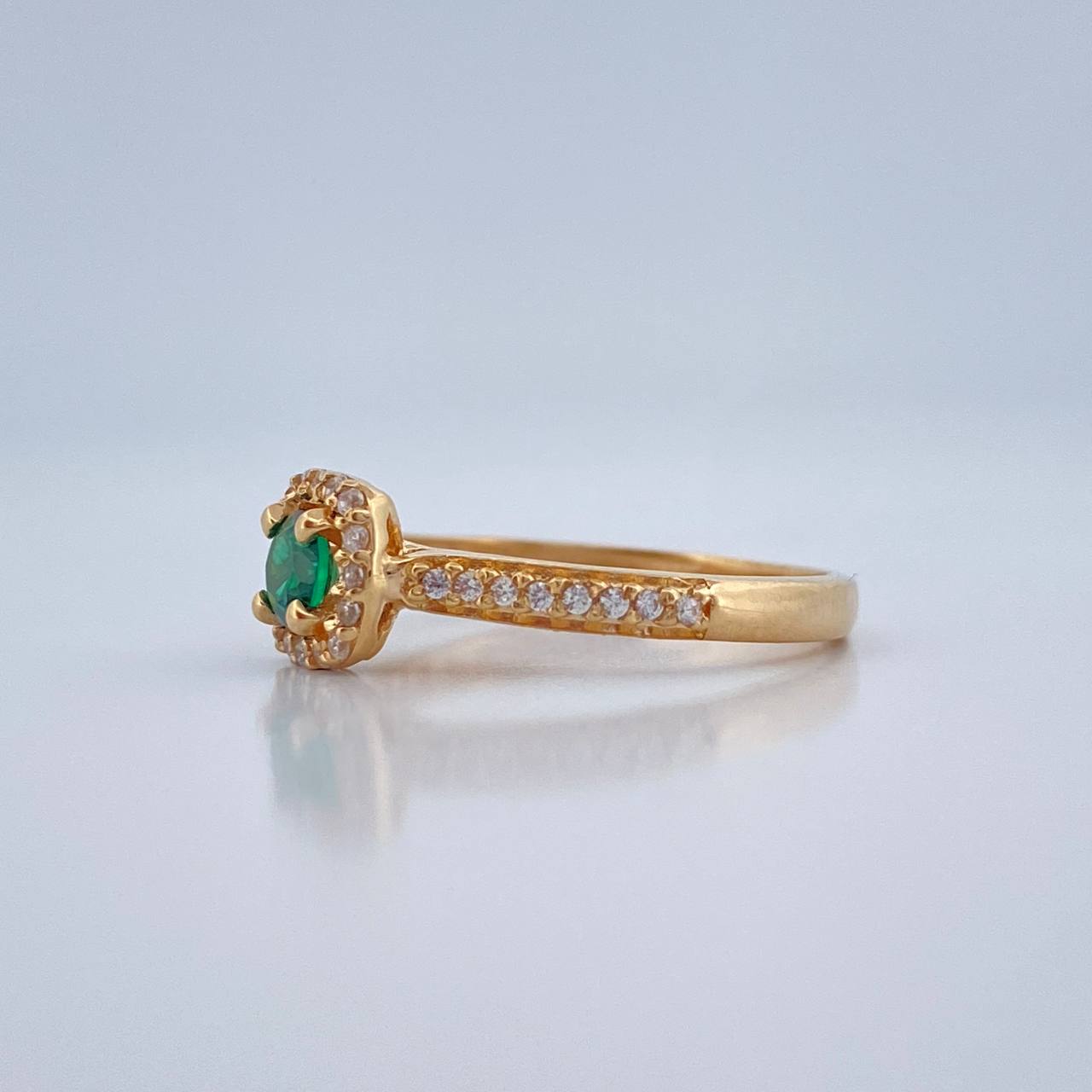 Anillo Halo Cuadrado 2.2gr / T6 1/4 / Oro Amarillo 18K %