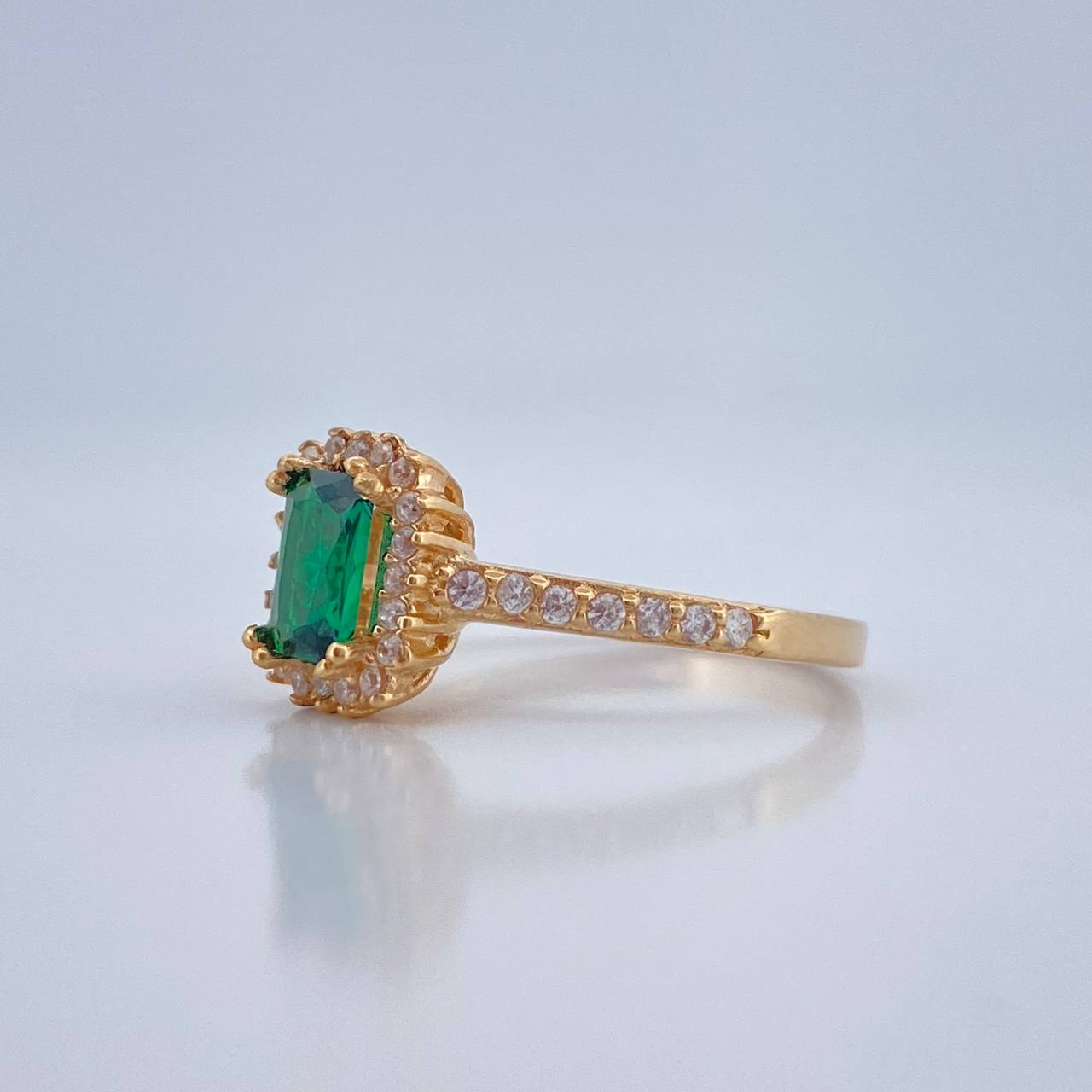 Anillo Halo Rectangular 2.35gr / T6 1/4 / Oro Amarillo 18K %