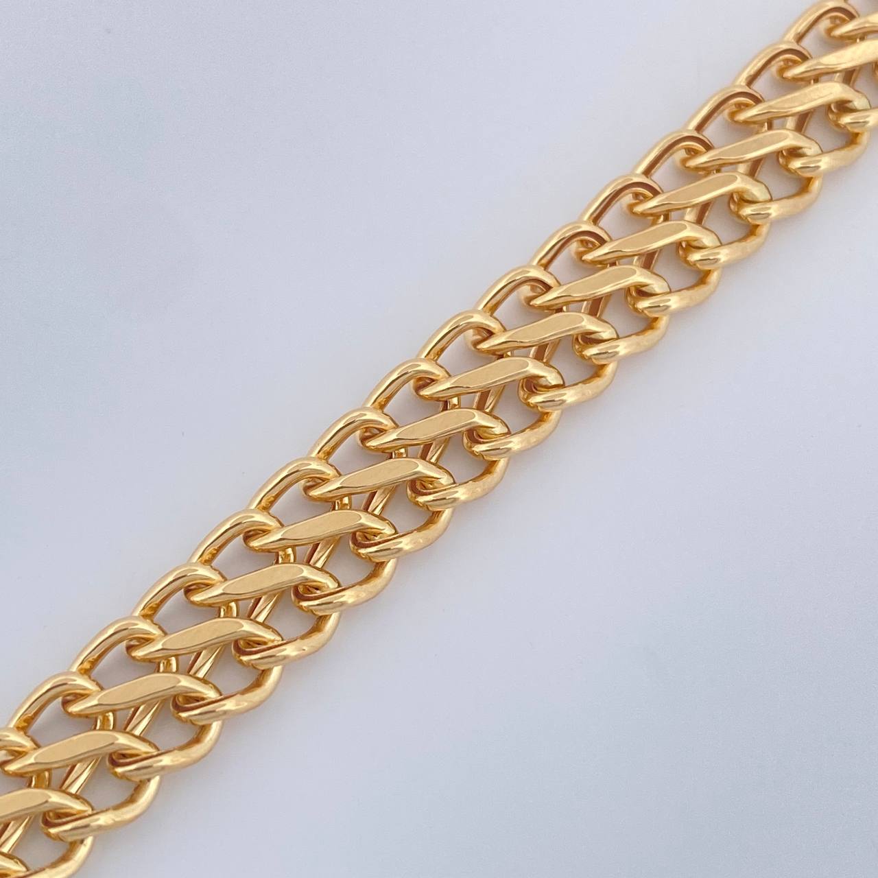 Pulso Sedusa 4.65gr / 7 1/2 in / 7.37mm Oro Amarillo +3 18K %