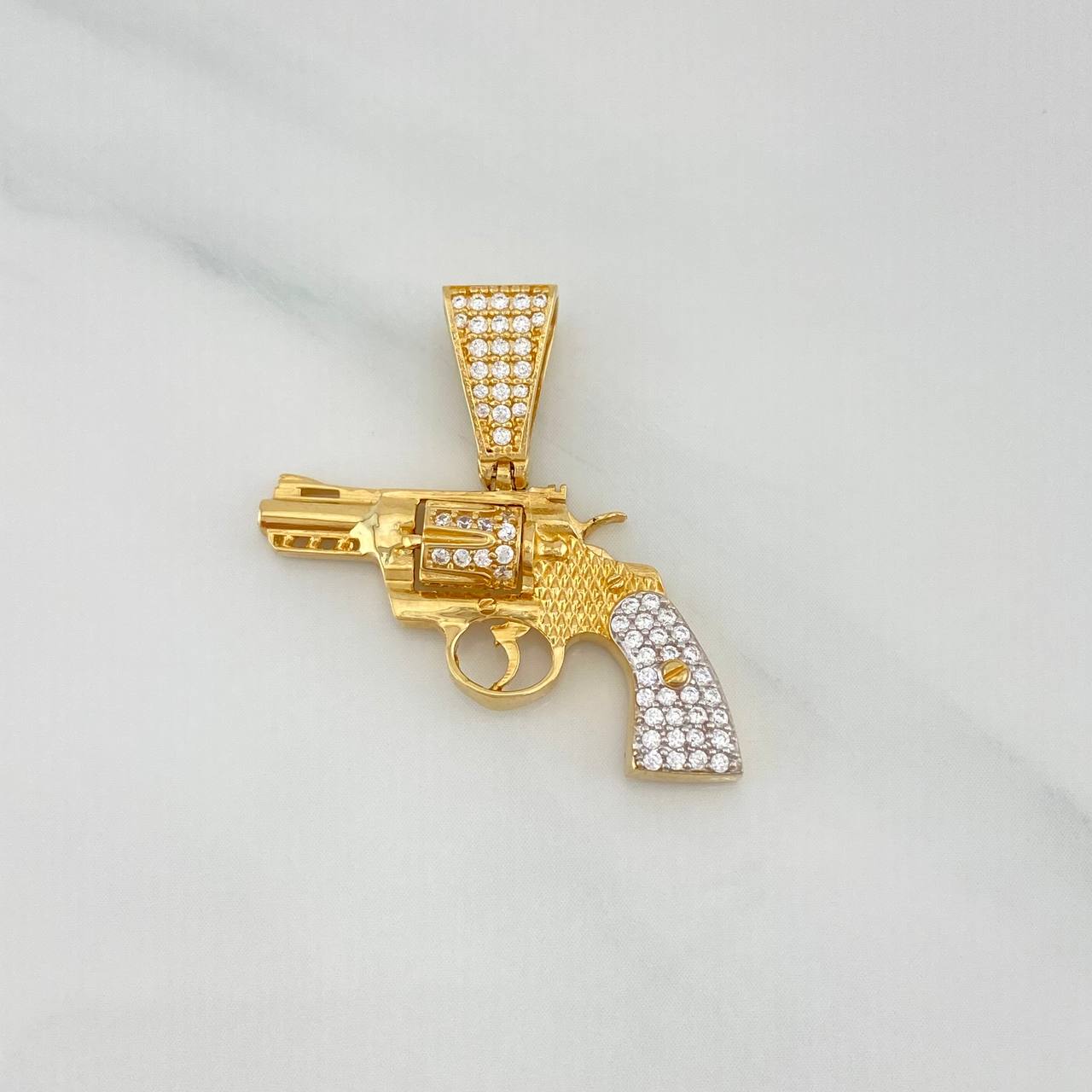 Pendant Pistol 4.1 g / 1 in Two Yellow White Gold 18K