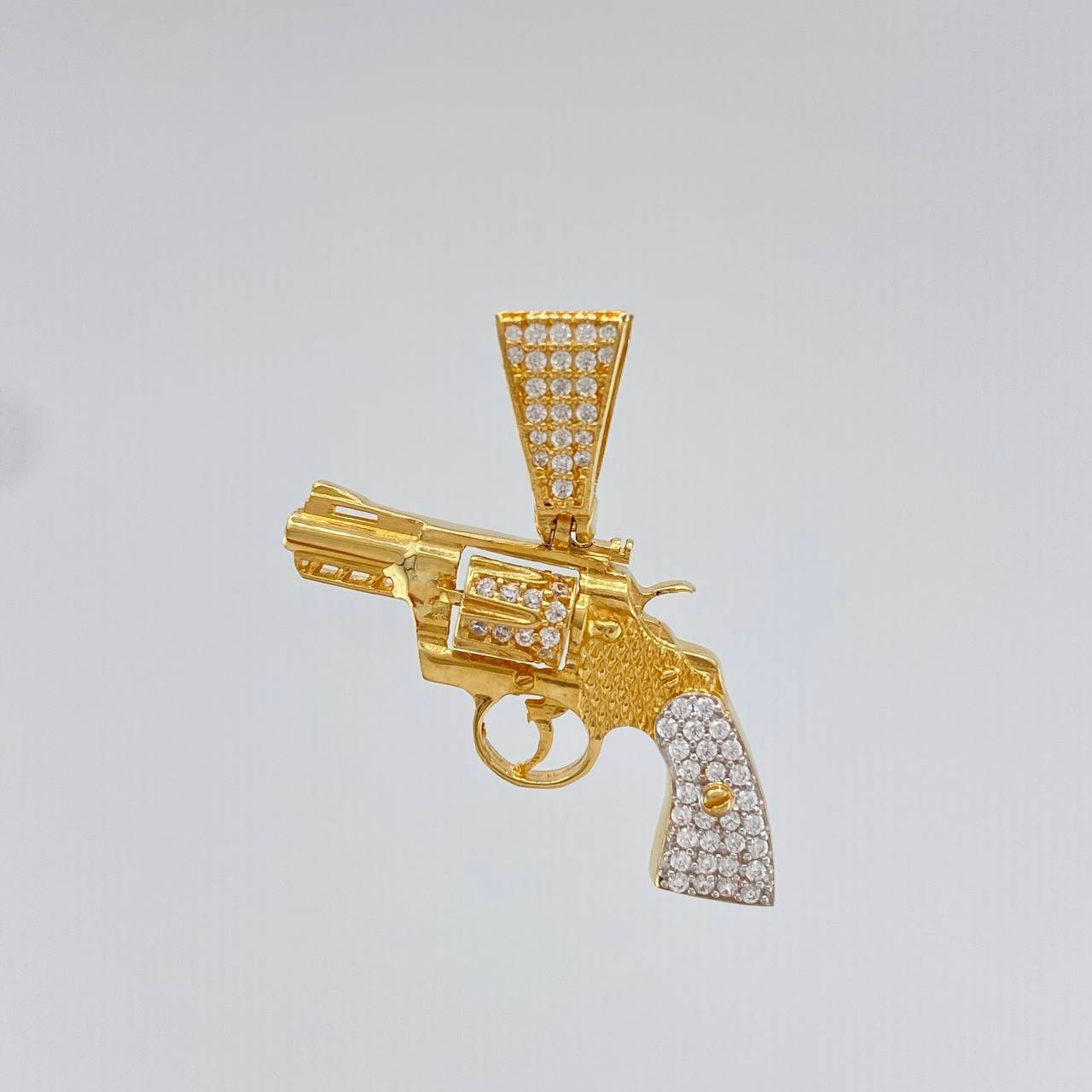 Pendant Pistol 4.1 g / 1 in Two Yellow White Gold 18K
