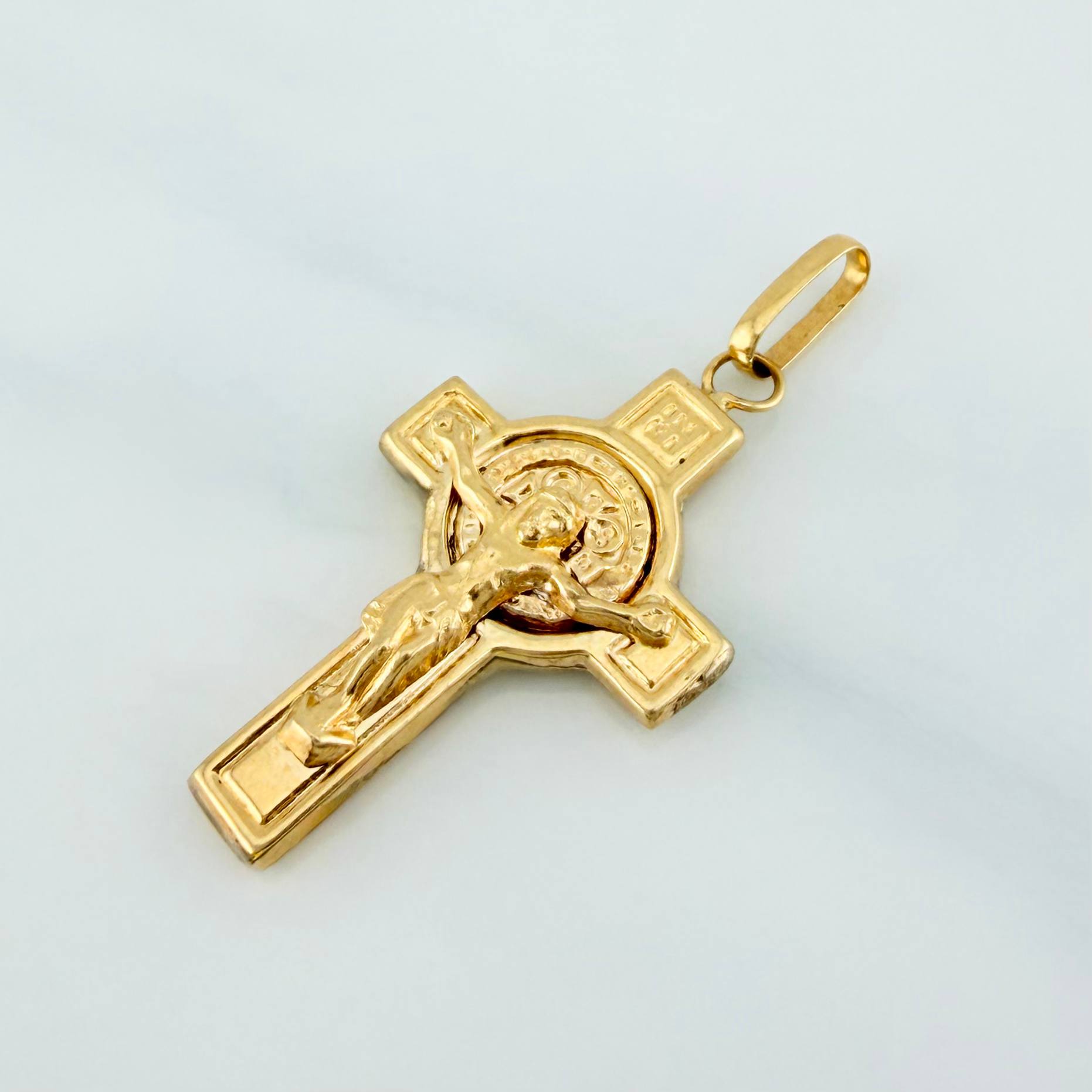 Pendant Cross Christ Saint Benedict 2 g / 1 1/2 in Yellow Gold 18K