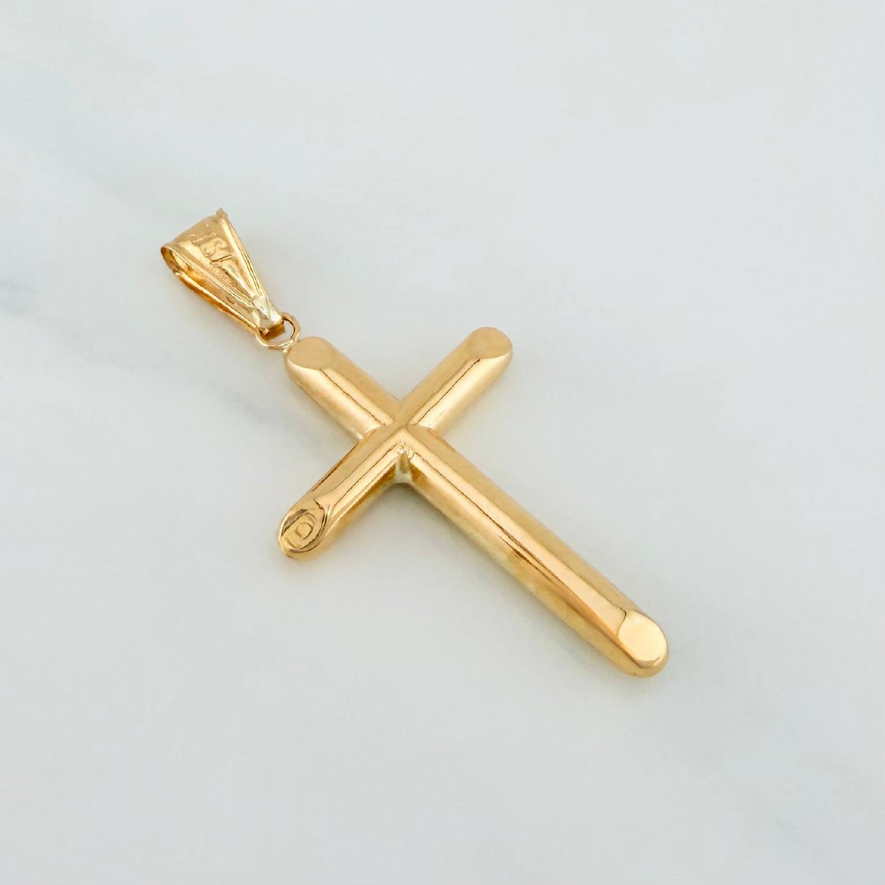Pendant Flat-Tipped Cross 1.25 g / 1 1/2 in 18K Yellow Gold