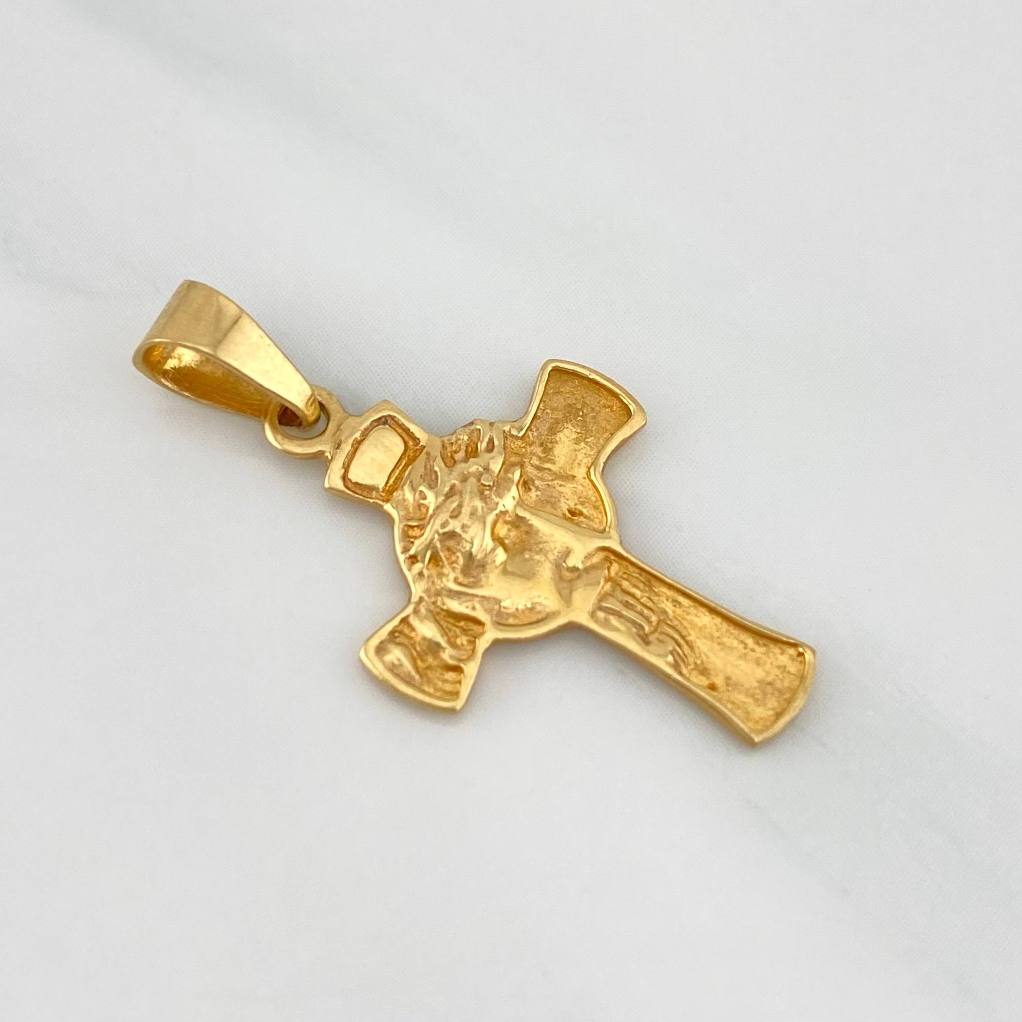 Dije Cruz Rostro Cristo 1.95 g / 1 1/4 in Oro Amarillo 18K