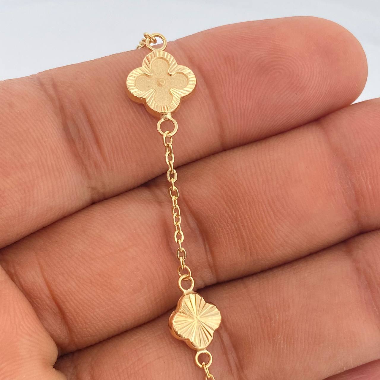 Pulso Trebol Aro Seguido 3.2gr / 7 1/2 in / 1mm Oro Amarillo 18K %