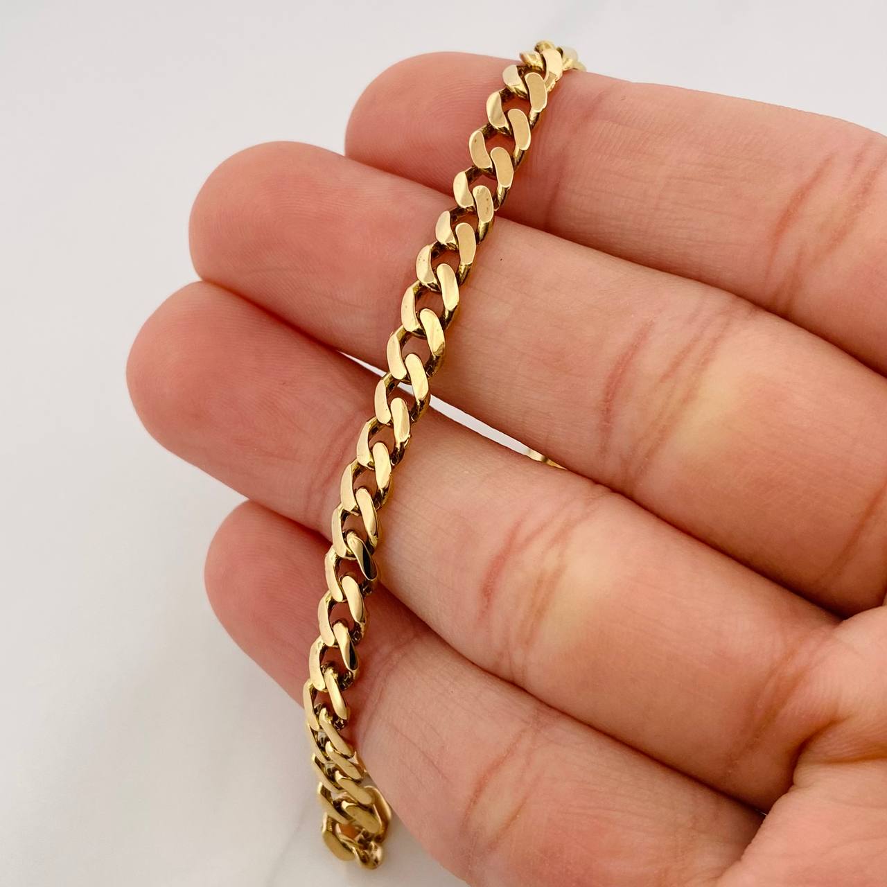 Pulso Cubano 10.2g / 8 1/4 in / 6.35mm Oro Amarillo 18K