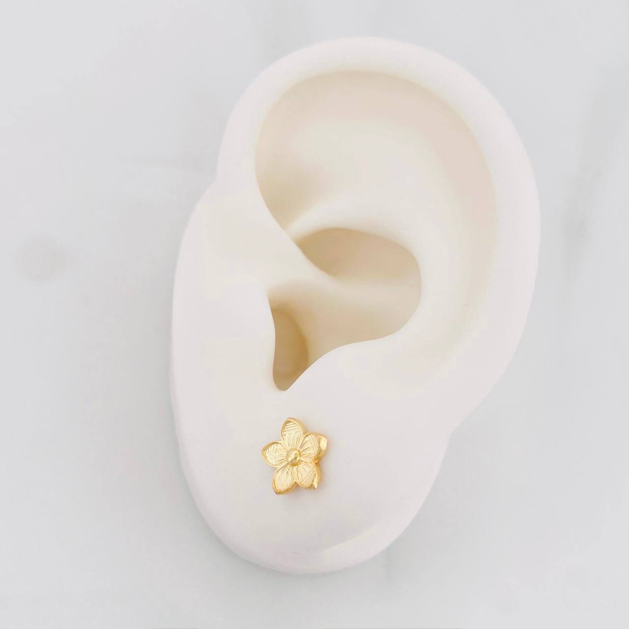 Topos Flor 1.2g / in / 8mm Oro Amarillo 18K