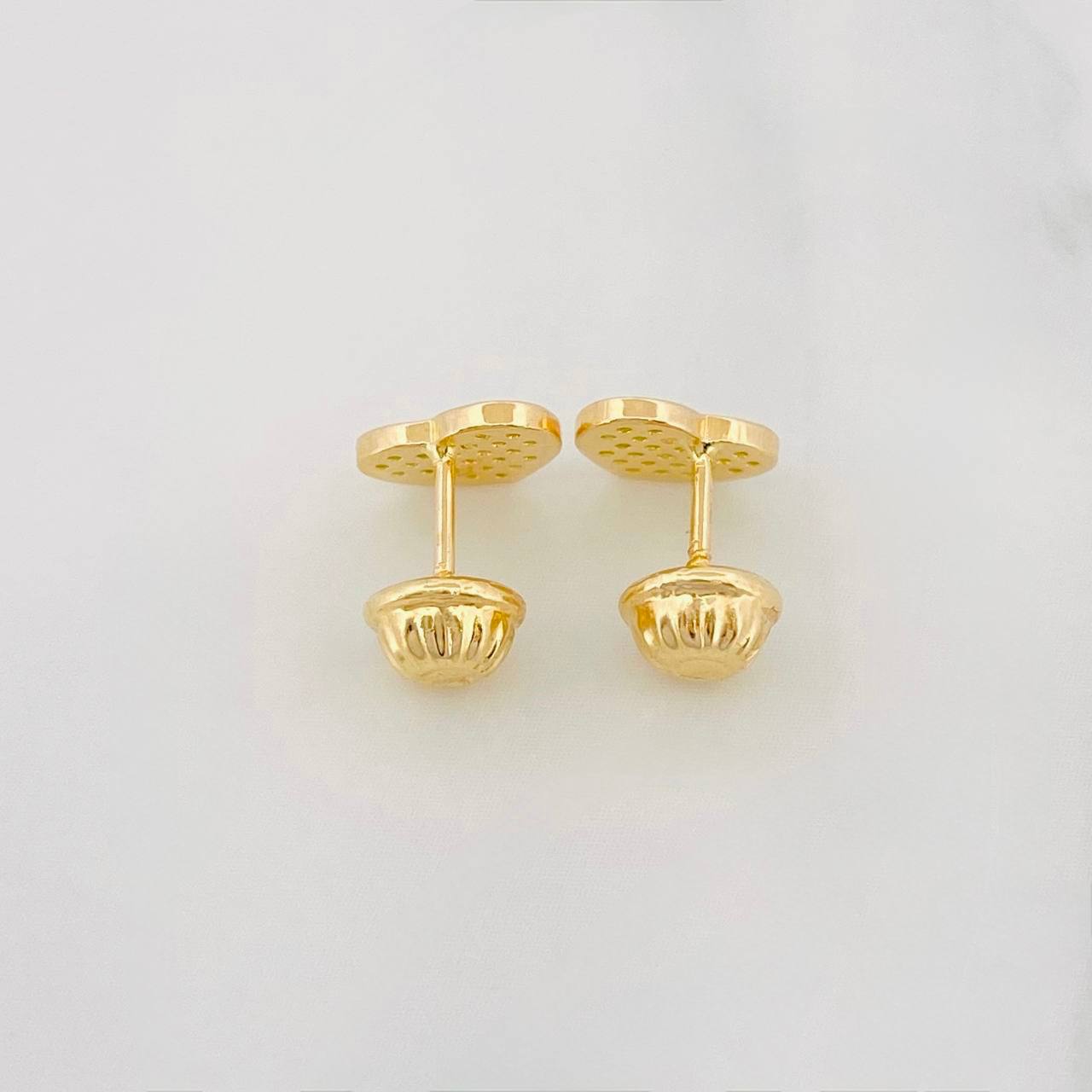 Dense Heart Stud Earrings 0.95g / in / 7.3mm Yellow Gold 18K