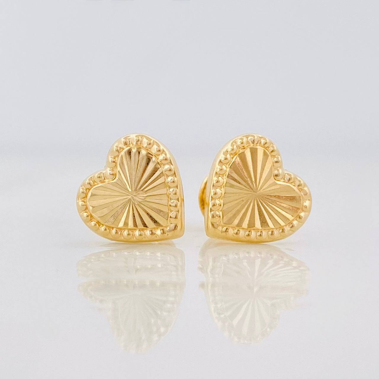 Heart Stud Earrings 0.85g / in / 8.8mm 18K Yellow Gold