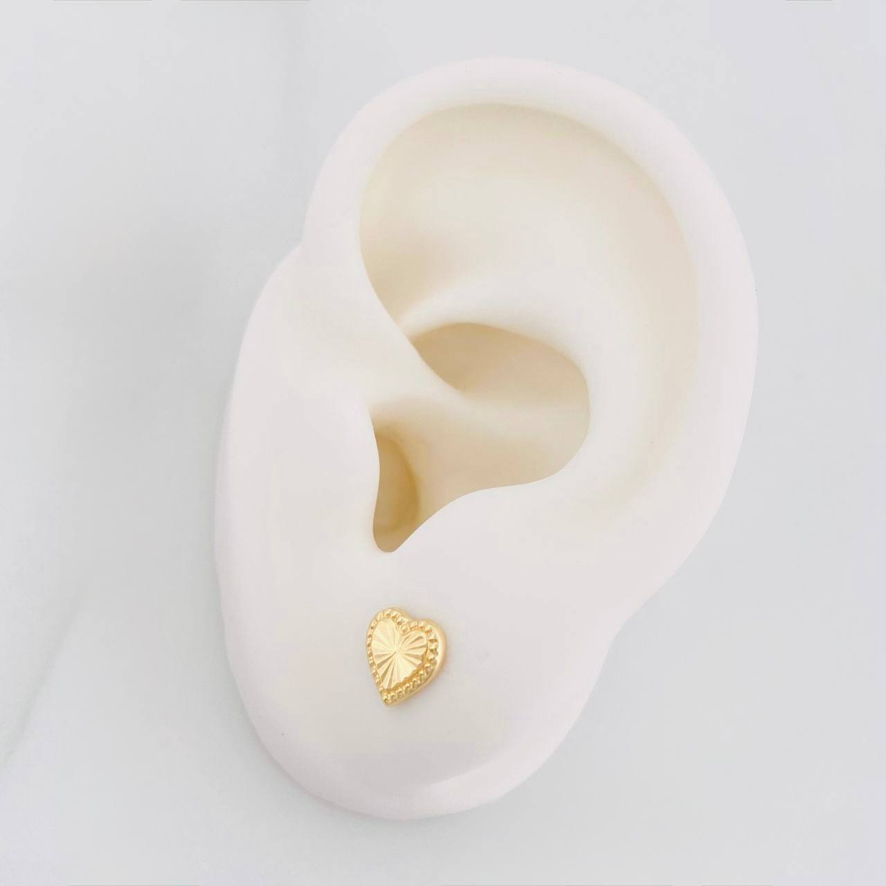 Topos Corazon 0.6g / in / 6.4mm Oro Amarillo 18K