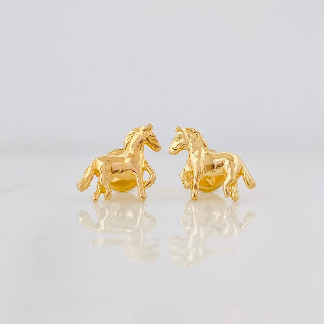 Horse Stud Earrings 1.1g / in / 8.7mm 18K Yellow Gold