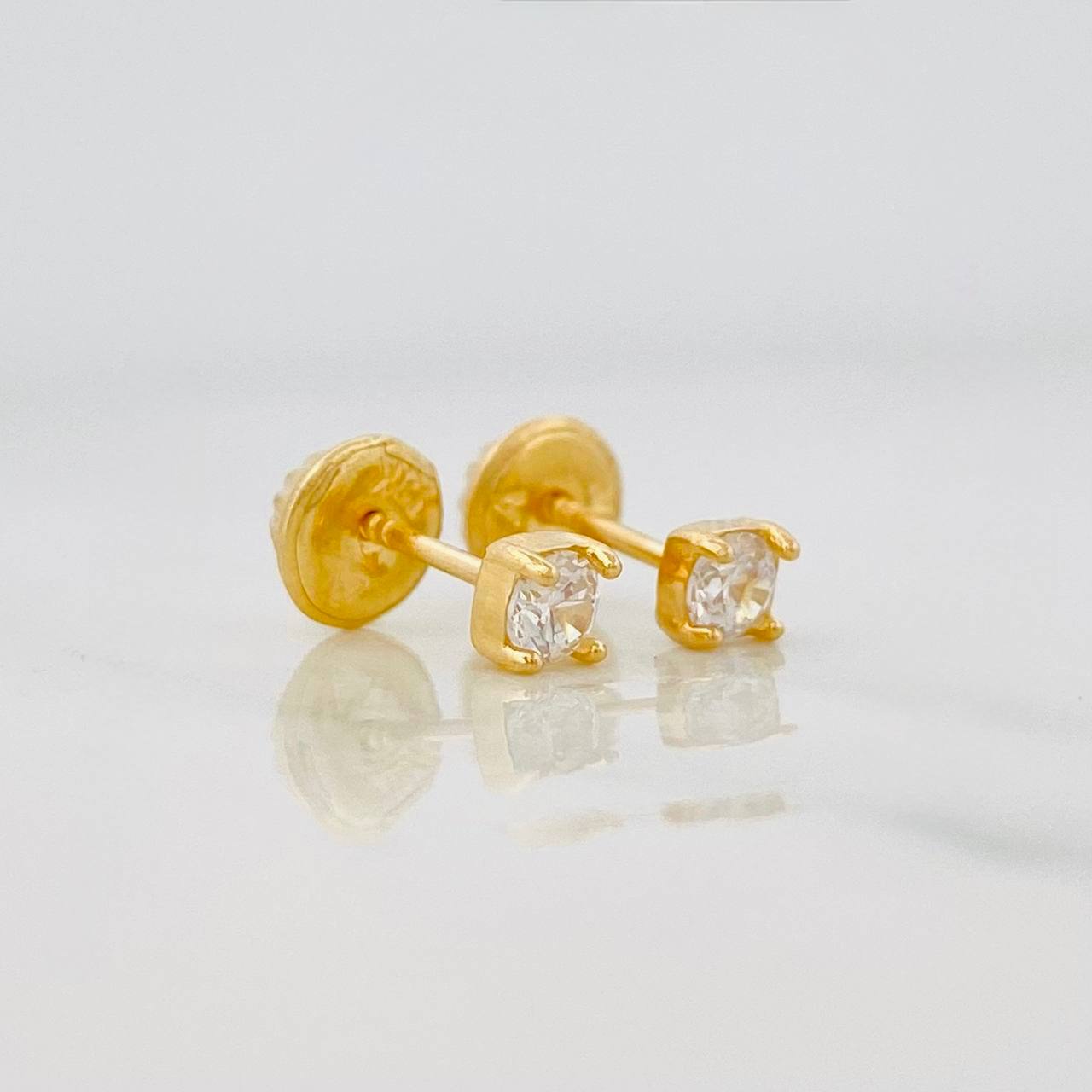 Topos Cuatro Garras 0.6g / in / 3.1mm Oro Amarillo 18K