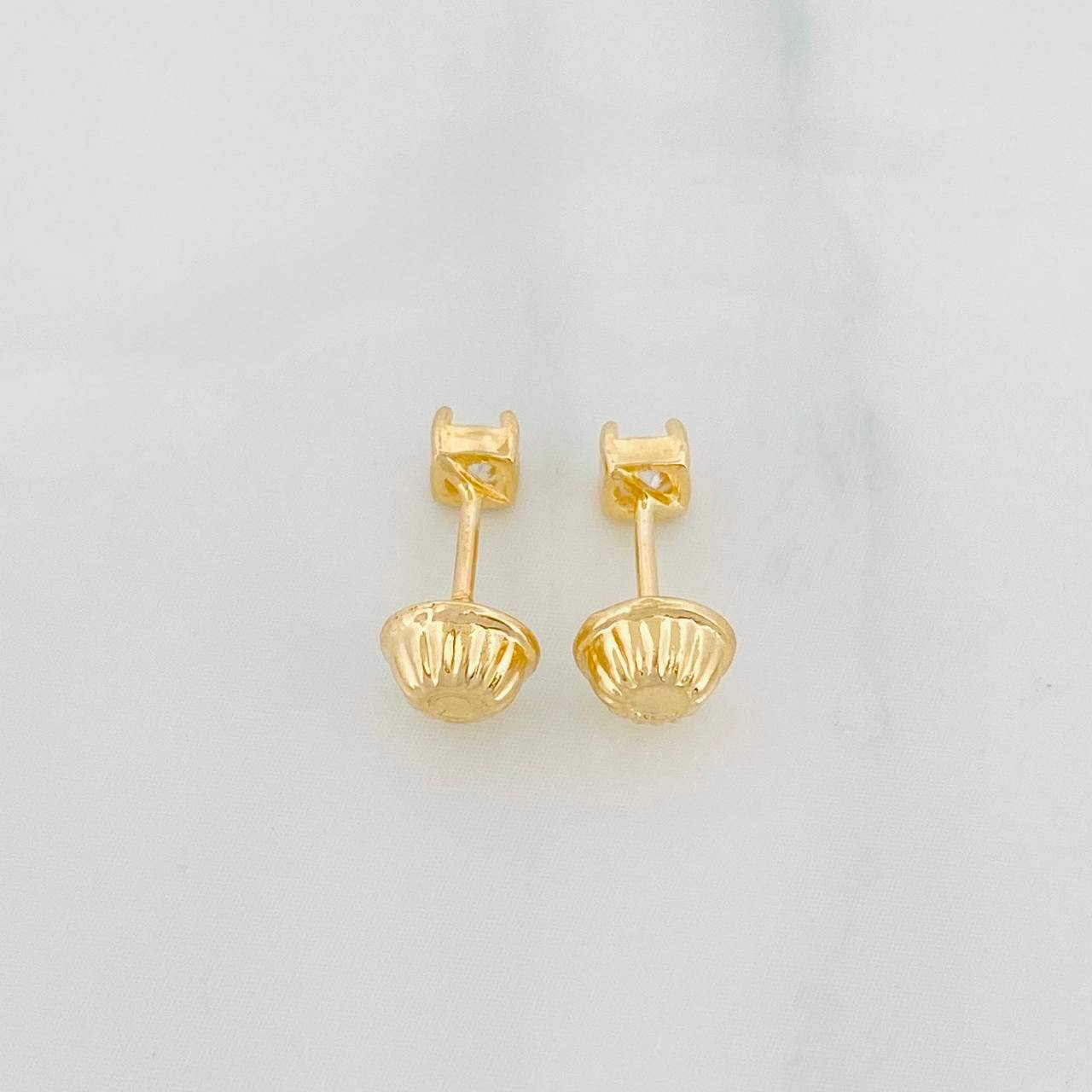 Square Halo Stud Earrings 0.65g / in / 3.25mm 18K Yellow Gold