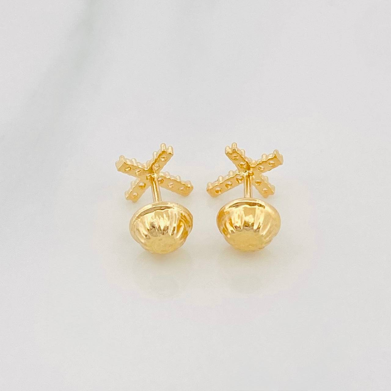 Stud Earrings Cross 0.65g / in / 6.5mm Yellow Gold 18K