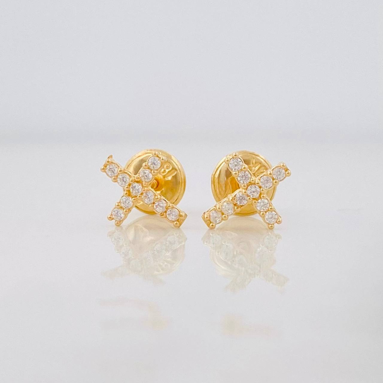 Topos Cruz 0.65g / in / 6.4mm Oro Amarillo 18K