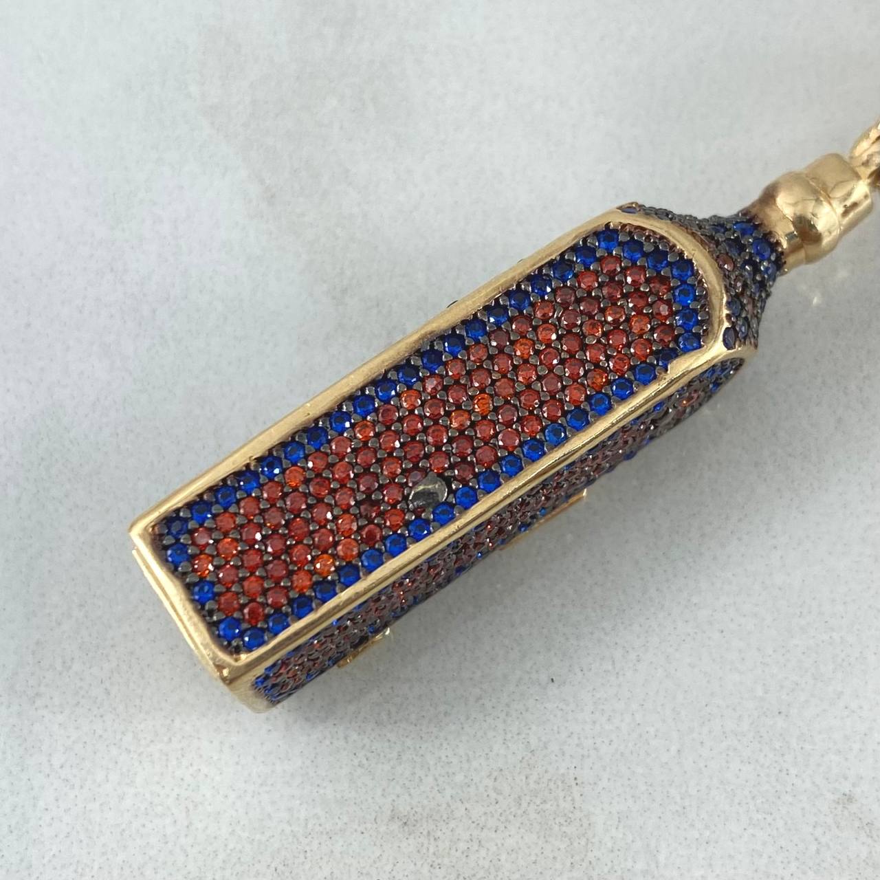 Pendant Blue Label Bottle 12.35gr / 5cm / Blue - Orange Zircons Yellow Gold (Offer) ©