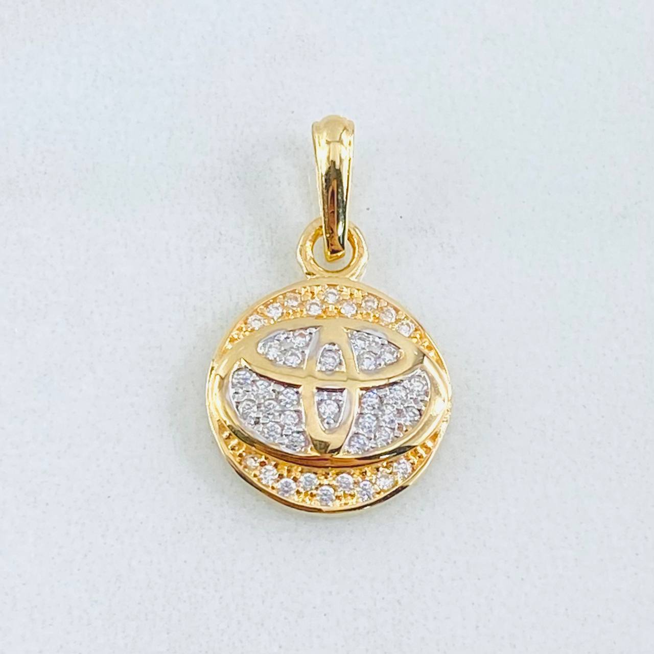 Pendant Circle Car Brand 2.25gr / 3/4 in / 18K Yellow Gold
