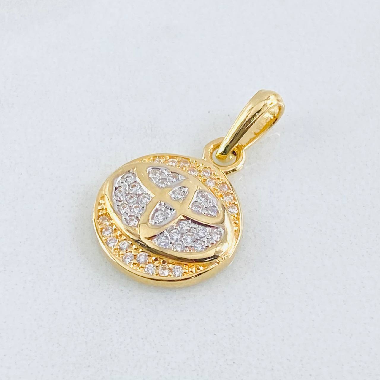 Pendant Circle Car Brand 2.25gr / 3/4 in / 18K Yellow Gold