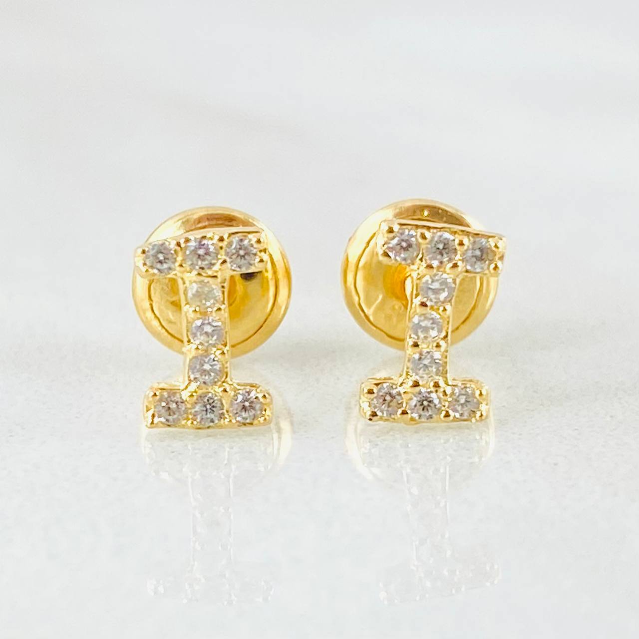Topos Letra I 0.7gr / Oro Amarillo 18K