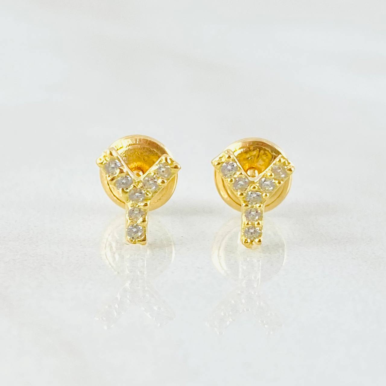 Topos Letra Y 0.75gr / 5mm Oro Amarillo 18K *