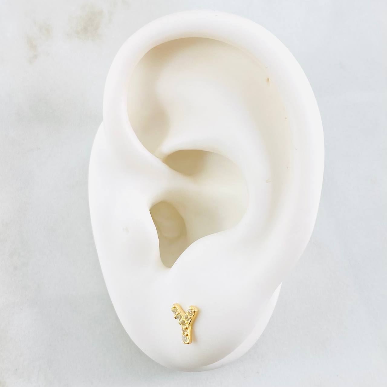 Topos Letra Y 0.75gr / 5mm Oro Amarillo 18K
