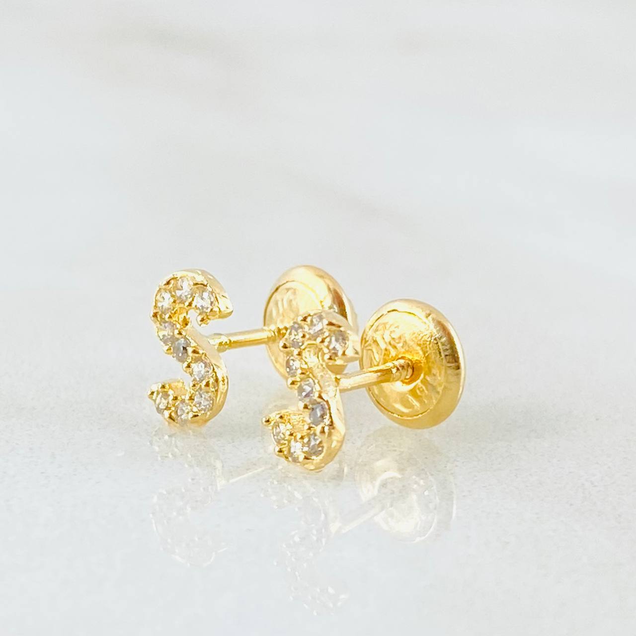 Stud Earrings Letter S 0.75gr / 18K Yellow Gold