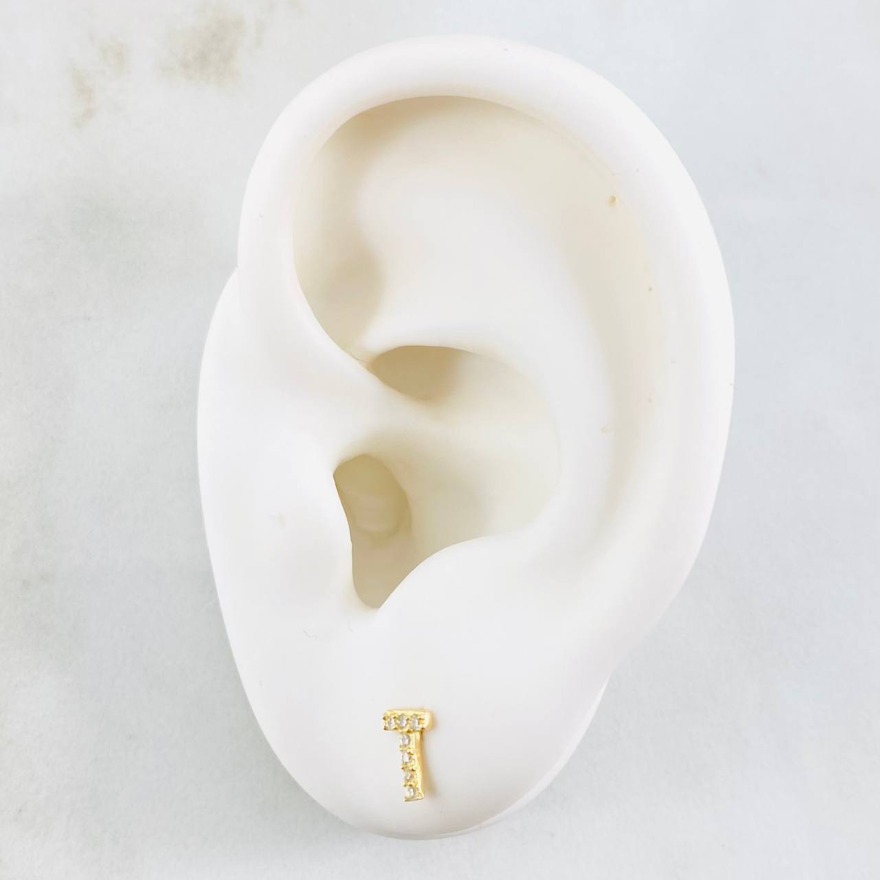 Stud Earrings Letter T 0.65gr / 18K Yellow Gold