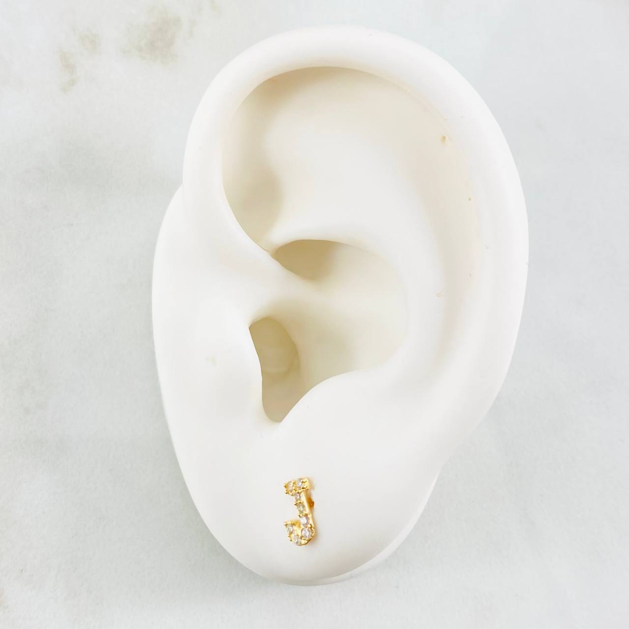 Topos Letra J 0.65gr / Oro Amarillo 18K