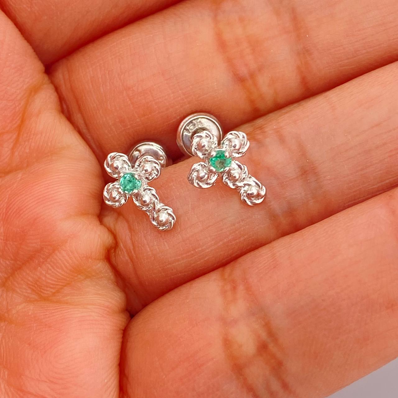 Topos Cruz Rosas Esmeralda 1.1gr / 7 mm / Plata 925 %