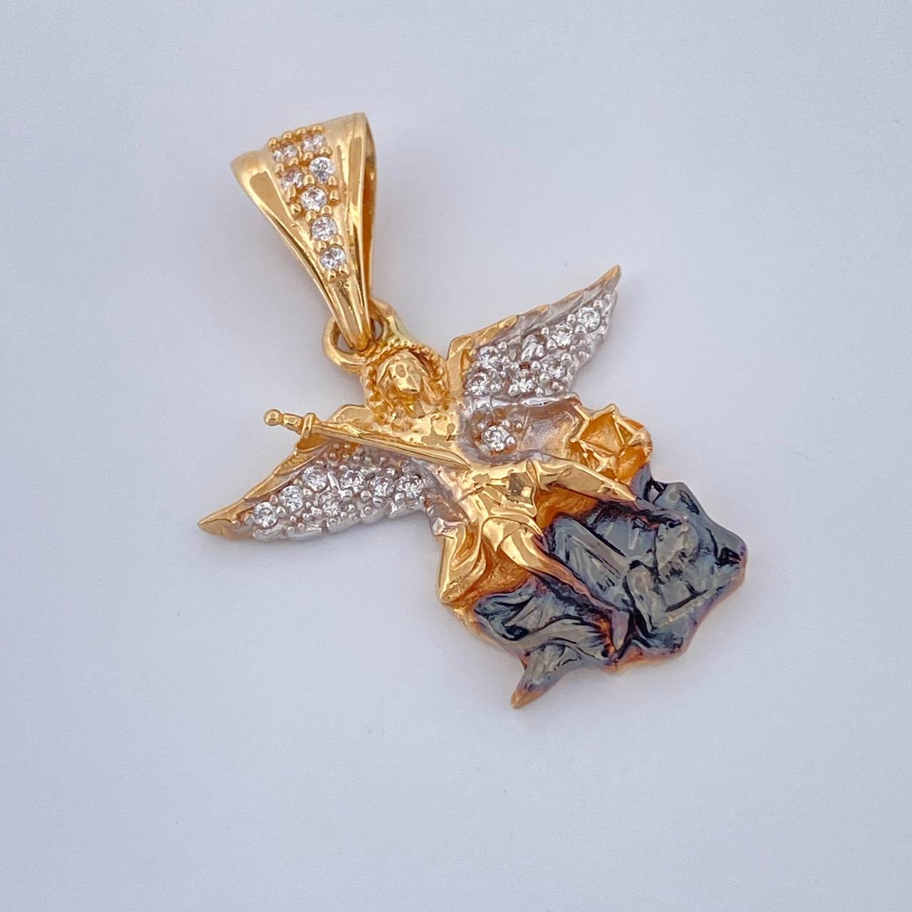 Dije San Miguel 2.95gr / 1 in / Tres Oros 18K $