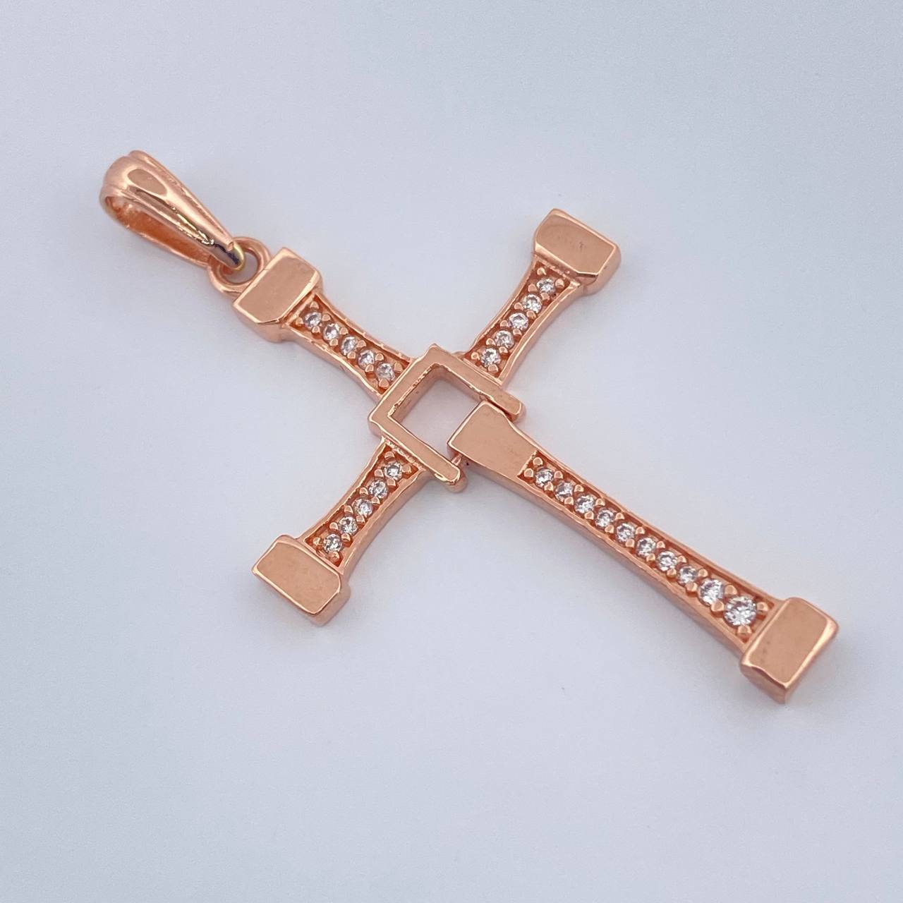 Dije Cruz Movil 2.9gr / 1 3/4 in / Oro Rosa 18K $