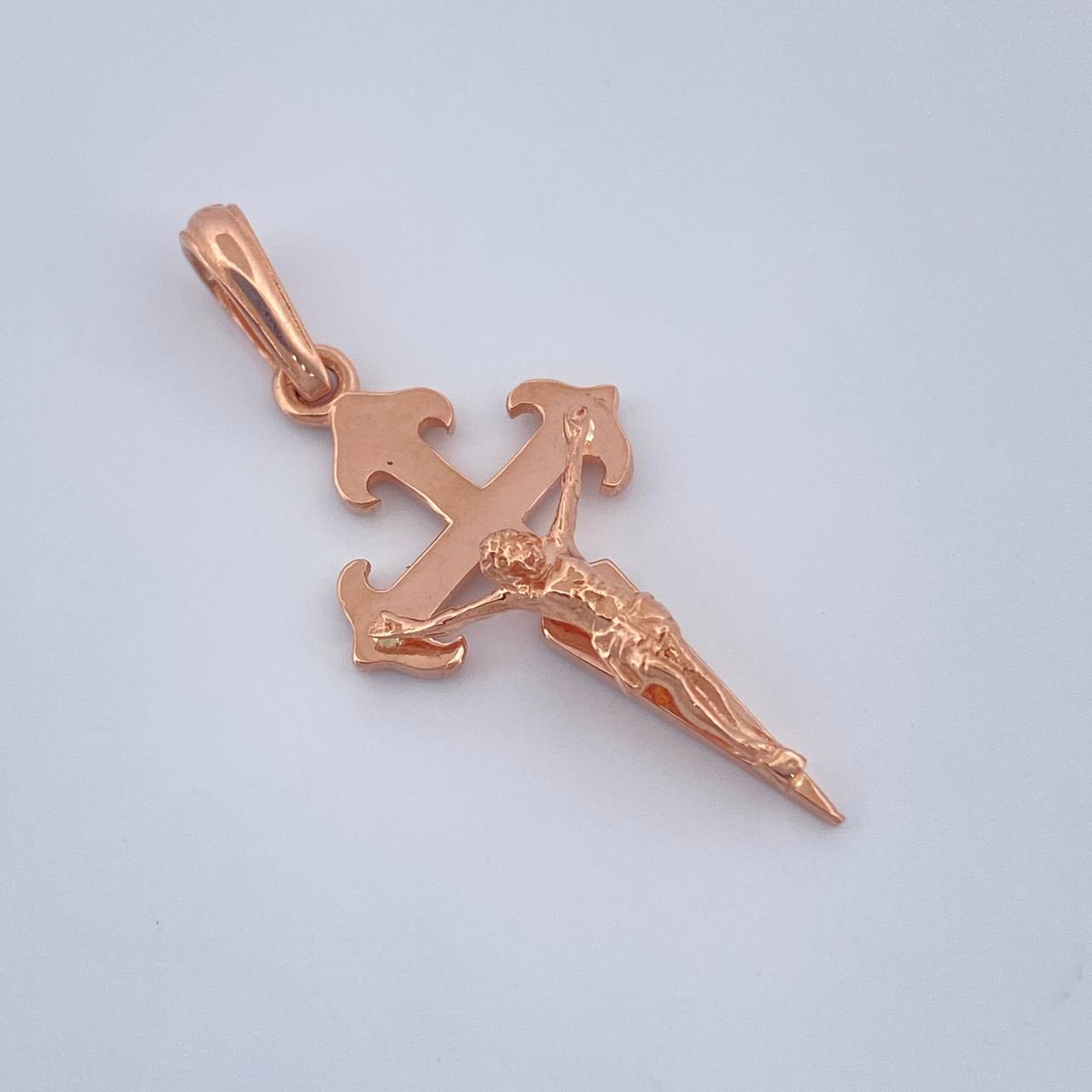 Dije Cruz Cristo 1.6gr / 1 1/4 in / Oro Rosa 18K $