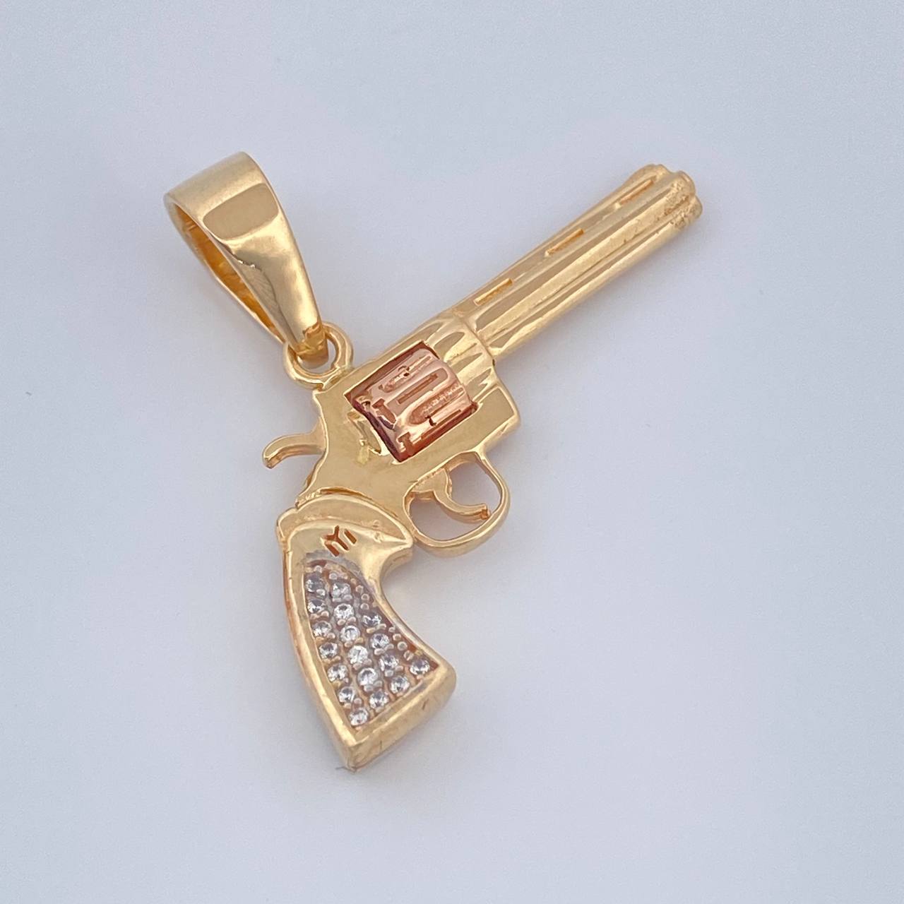Pendant Gun 6.3gr / 3cm / White Zircons Three 18K Gold $