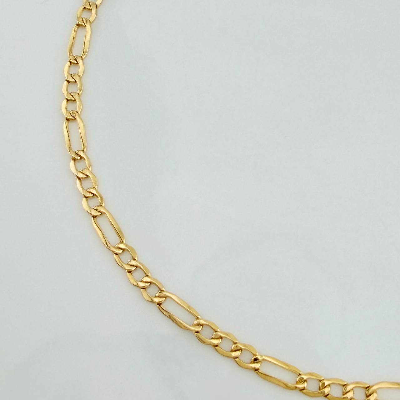 Pulso Figaro 1.2gr / 8 in / 2.55mm Oro Amarillo +1 18K $