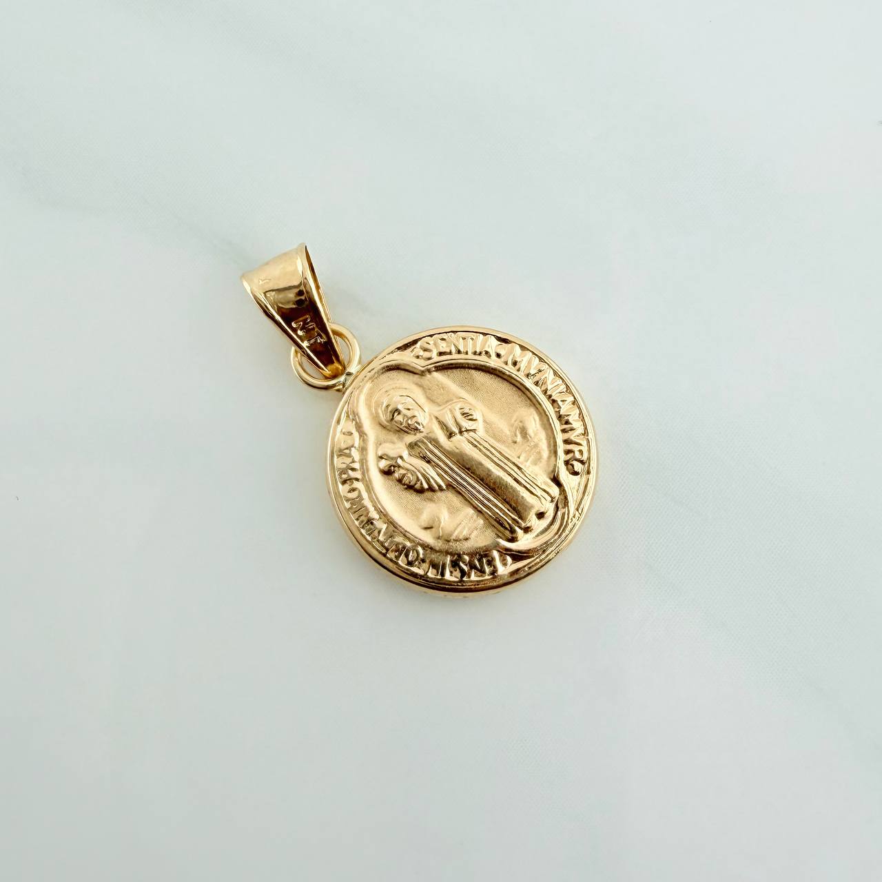 Dije San Benito 0.85gr / 3/4 in / Oro Amarillo 18K %