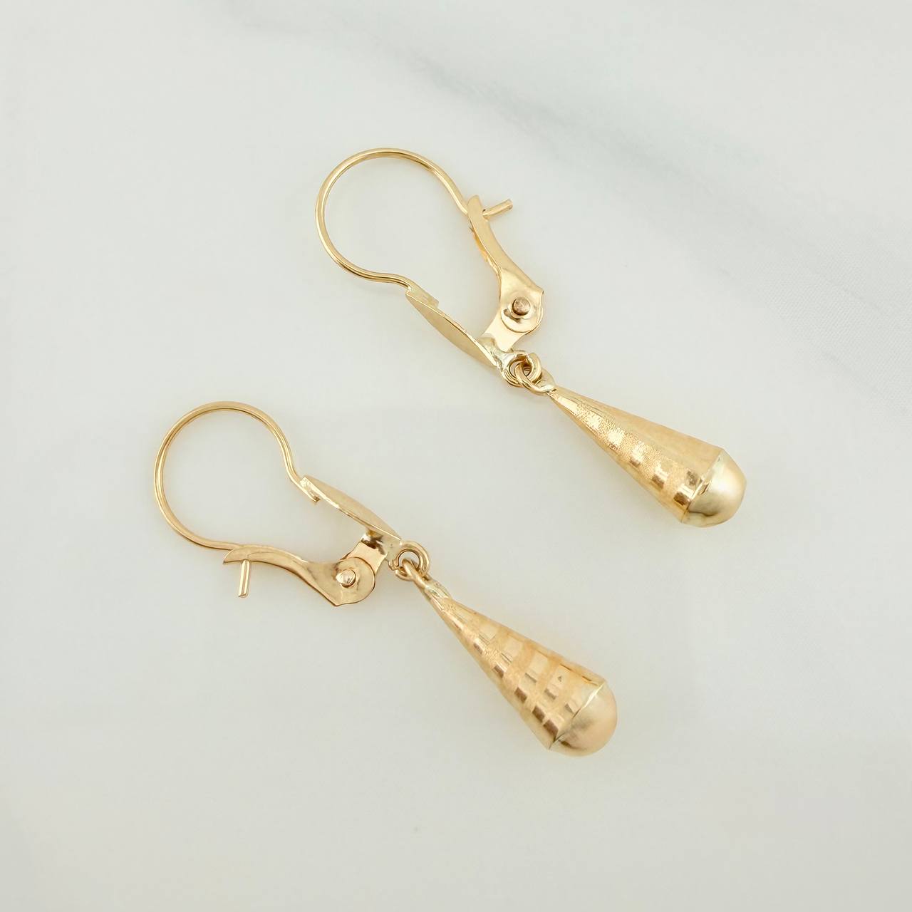 Candongas Lagrima 0.7gr / 1 in / Oro Amarillo 18K %