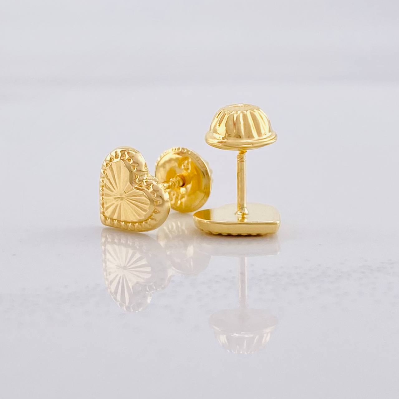Topos Corazón Diamantado 0.65g / in / 6.8mm Oro Amarillo 18K