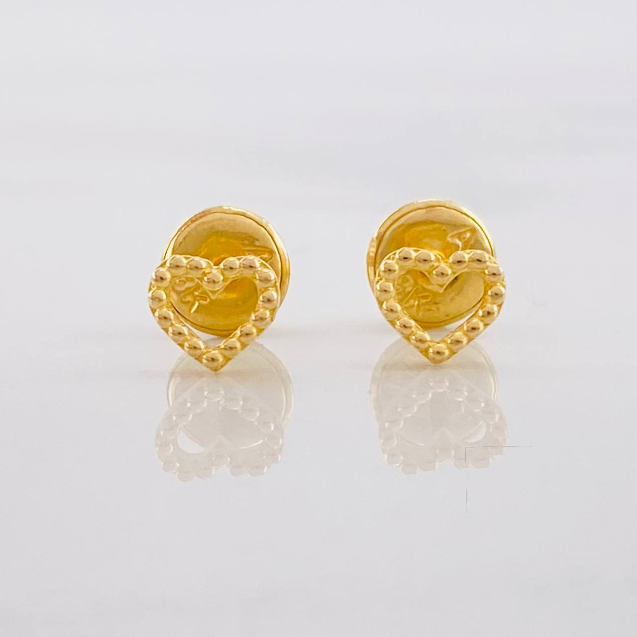 Stud Earrings Heart Silhouette 0.6g / in / 4.6mm Yellow Gold 18K