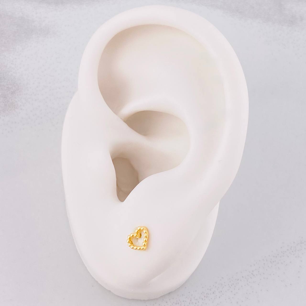 Stud Earrings Heart Silhouette 0.6g / in / 4.6mm Yellow Gold 18K