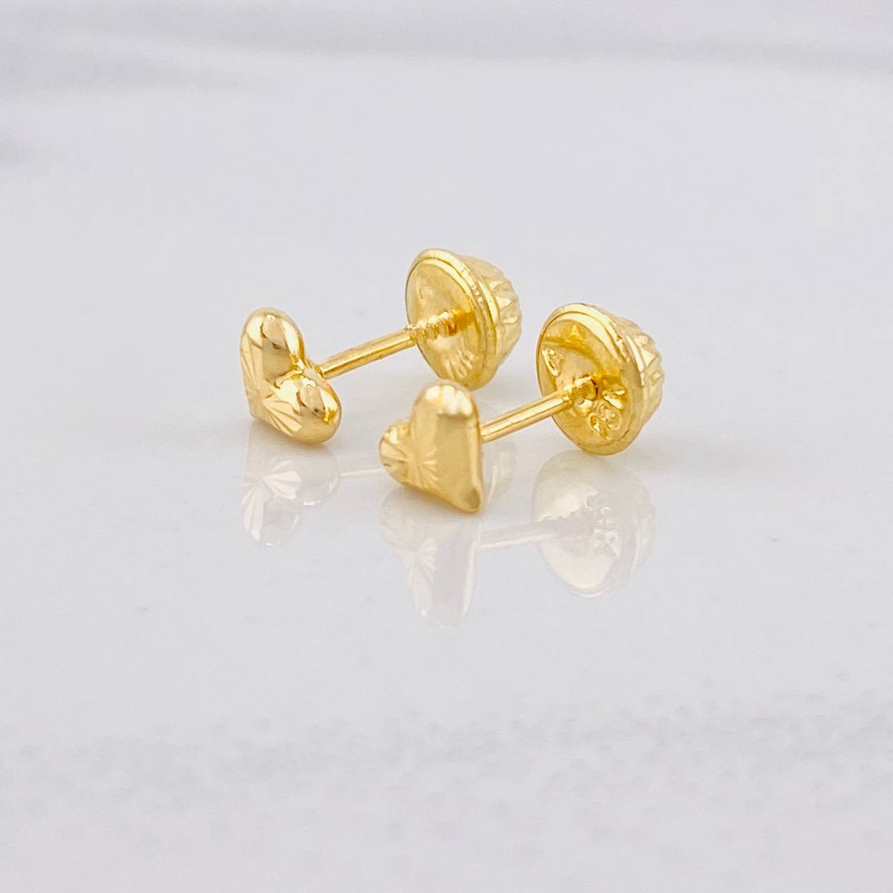 Diamond Cut Heart Stud Earrings 0.45g / in / 4.3mm Yellow Gold 18K