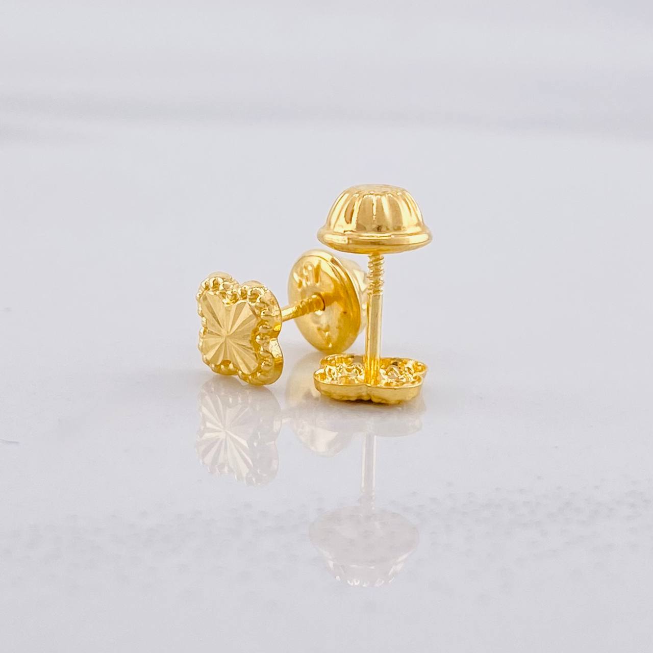 Diamond Cut Clover Stud Earrings 0.45g / in / 5.2mm 18K Yellow Gold